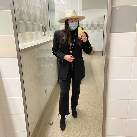 • vintage black blazer gold button • - Picture 14 of 14